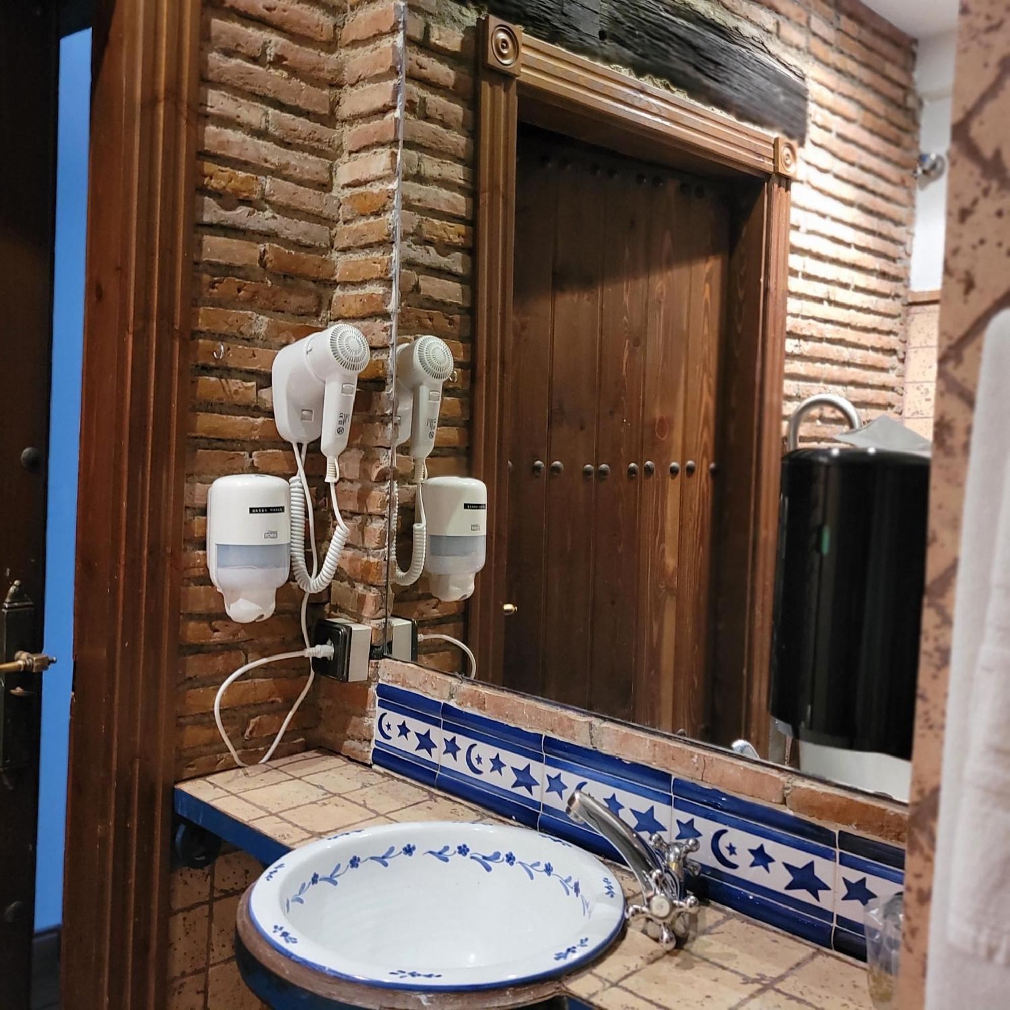 Hotel El Balcon De Las Nieves La Zubia  Εξωτερικό φωτογραφία